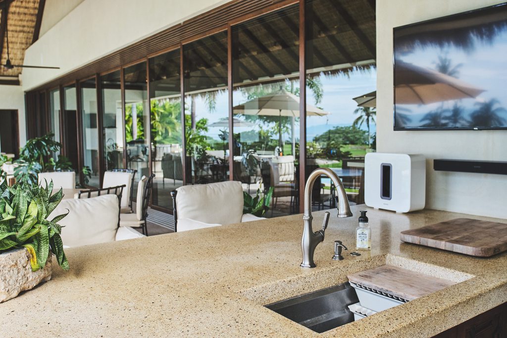 Sistema de ventanas corredizas de aluminio para patio