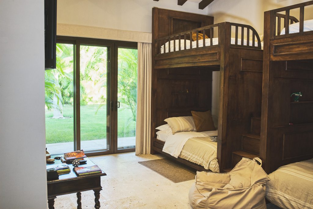 Sistema de ventanas corredizas de aluminio para patio