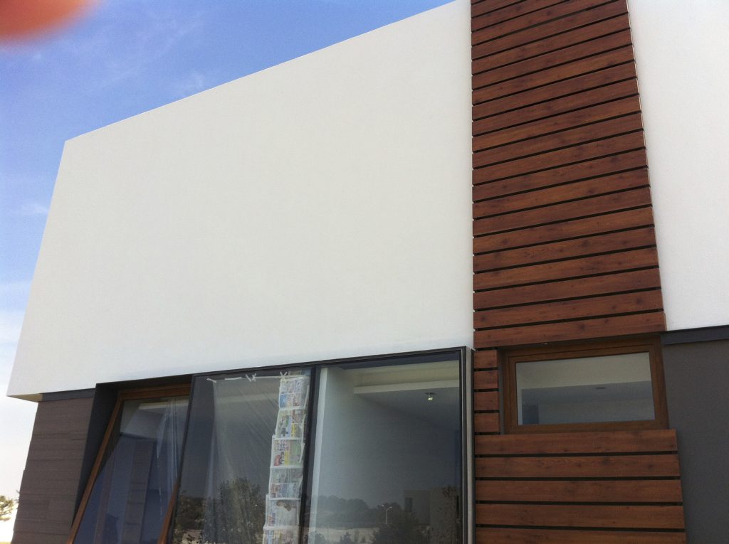 Detalle de marco de ventana de madera a medida