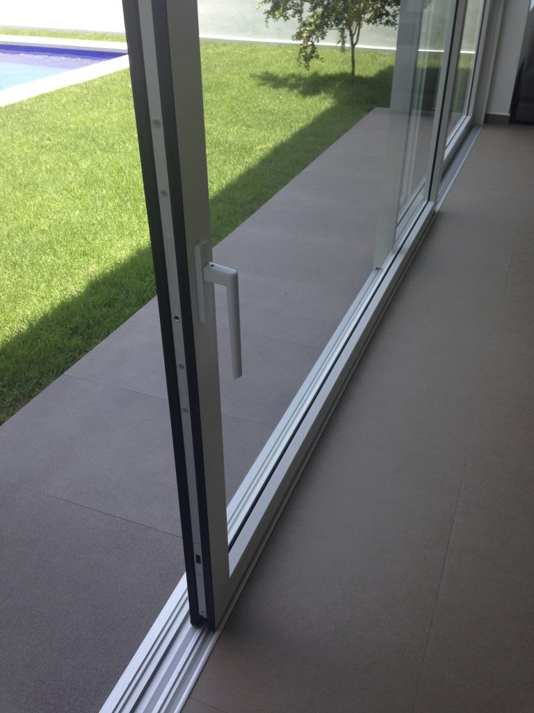 Sistema de ventanas corredizas de aluminio