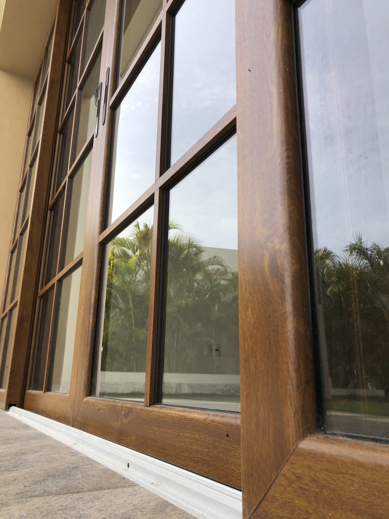 Detalle de marco de ventana de pvc a medida