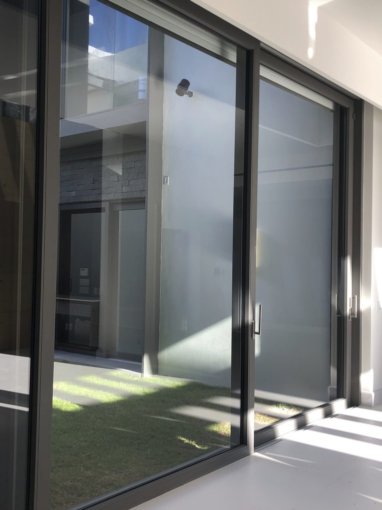 Sistema de ventanas corredizas de aluminio